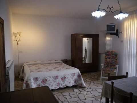 Monolocale Stiacce Apartman Saturnia Kültér fotó